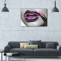 Juicy glitter lips