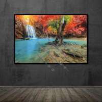 Wasserfall mit Baum